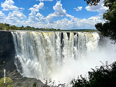 Découverte des majestueuses chutes Victoria au Botswana