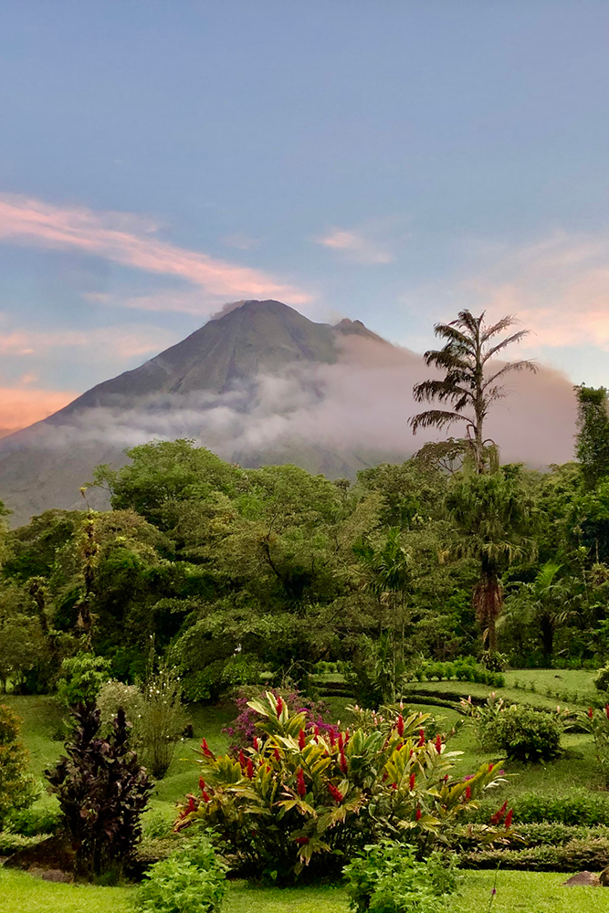 jour5-volcan-arenal-costa-rica-continents-insolites-istock